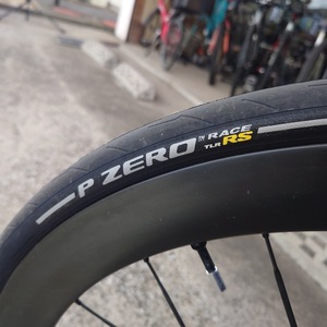 PIRELLI　P ZERO Race TLR RS  使ってみた！